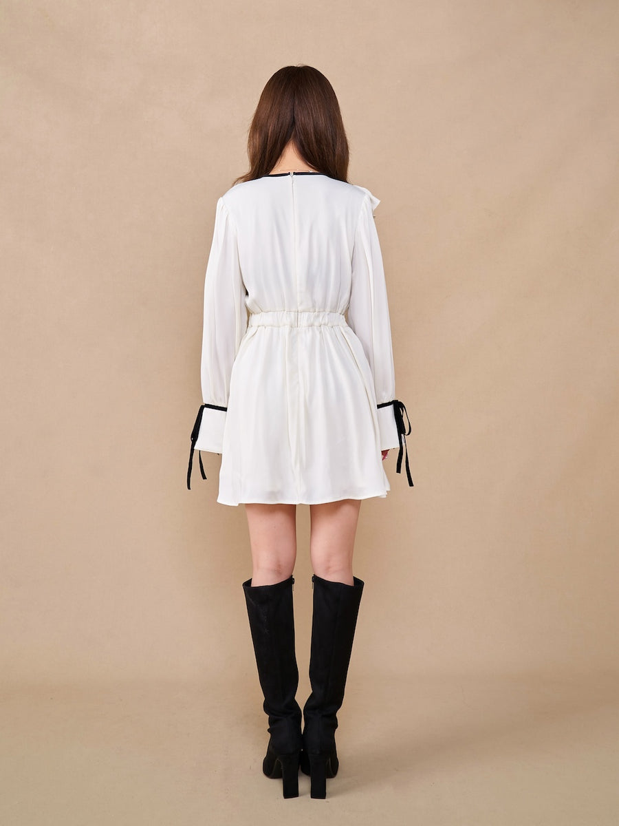 モデル:158cm(着用サイズ:FREE 着用カラー:WHT)