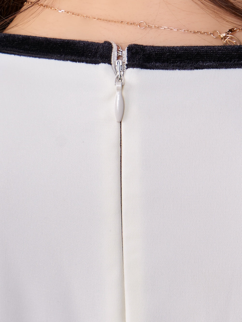 モデル:158cm(着用サイズ:FREE 着用カラー:WHT)