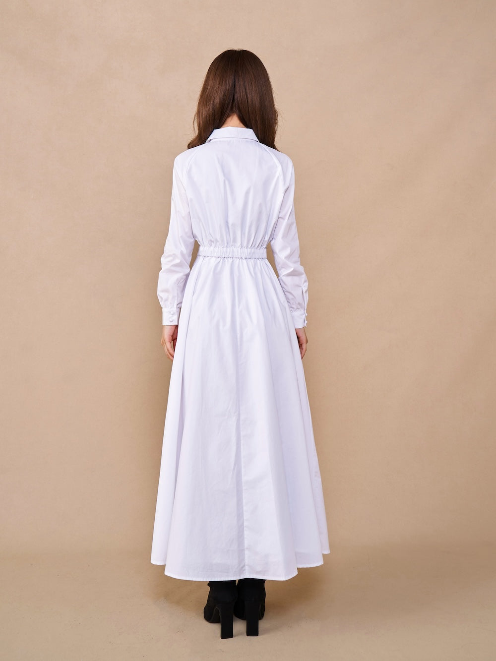 モデル:158cm(着用サイズ:FREE 着用カラー:WHT)