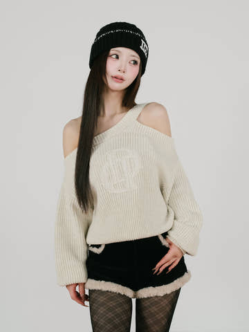 モデル:158cm(着用サイズ:FREE 着用カラー:IVO)