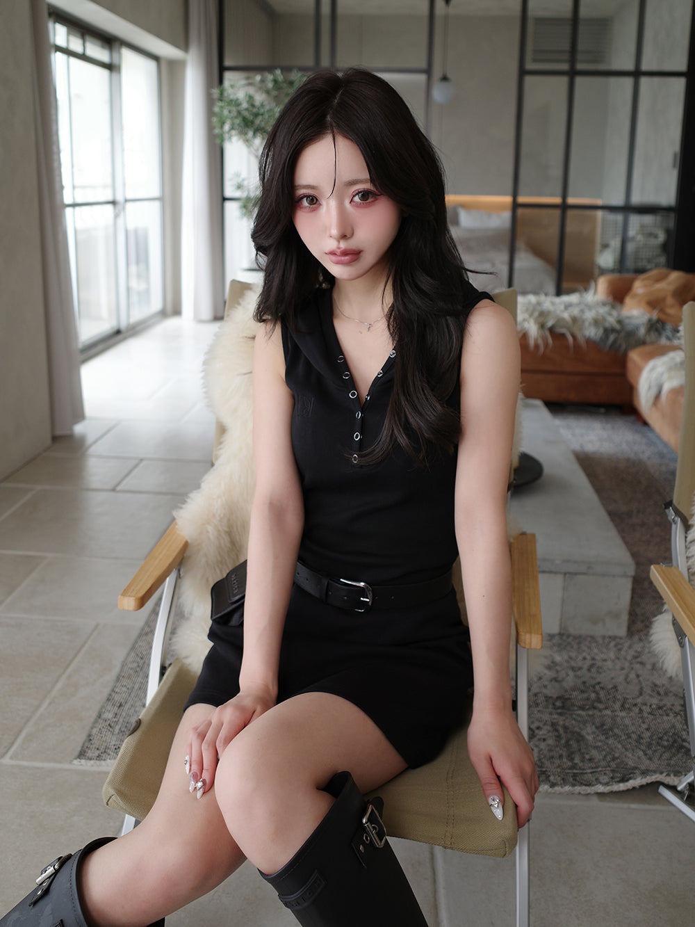 モデル:158cm(着用サイズ:FREE 着用カラー:BLK)