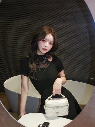 モデル:158cm(着用サイズ:FREE 着用カラー:BLK)