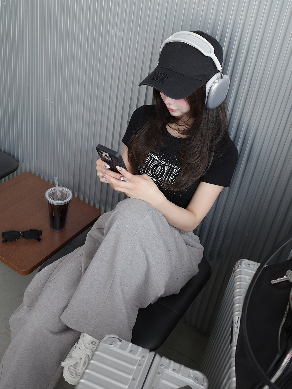 モデル:158cm(着用サイズ:FREE 着用カラー:BLK)