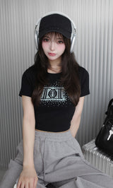 モデル:158cm(着用サイズ:FREE 着用カラー:BLK)