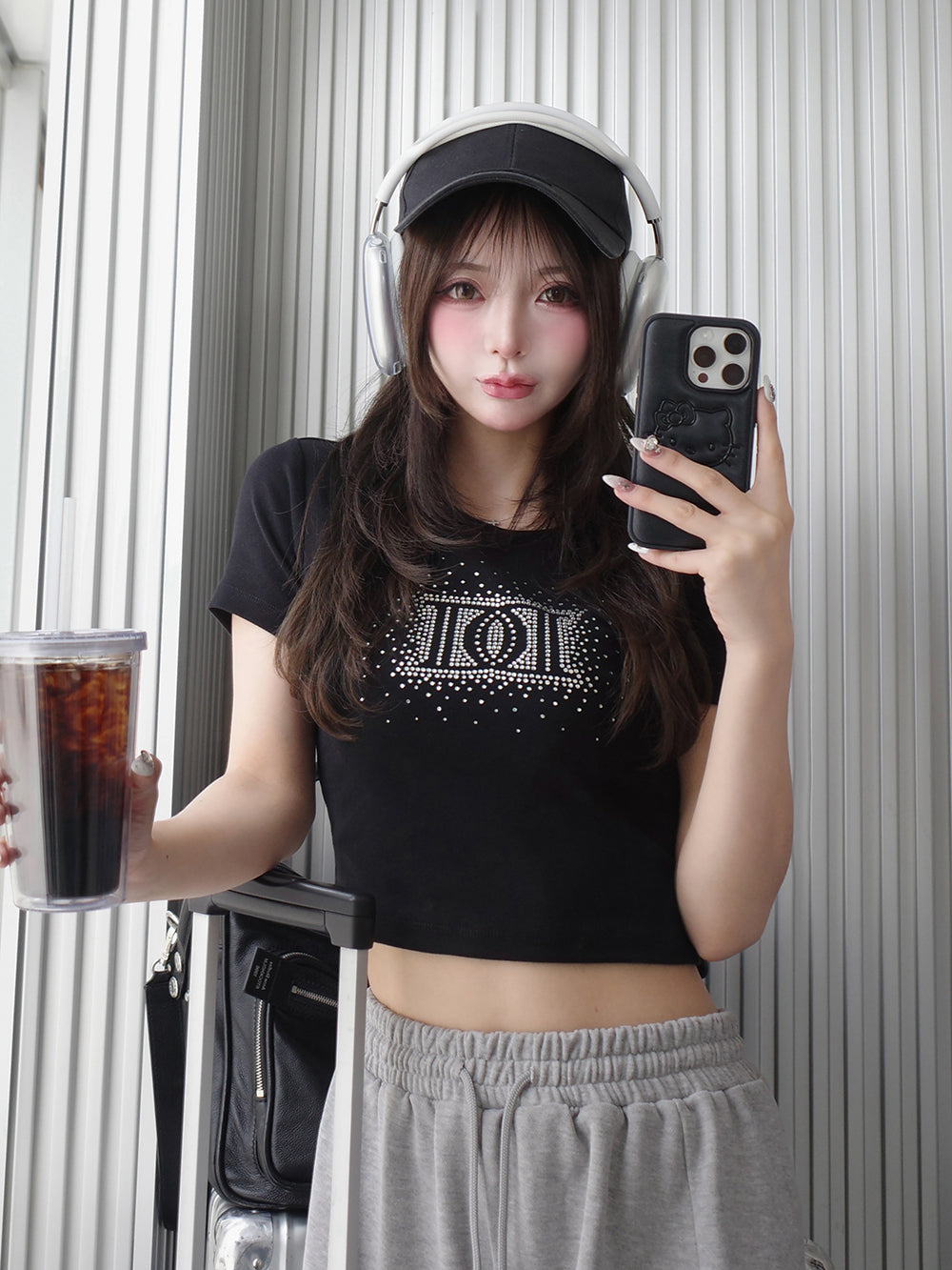 モデル:158cm(着用サイズ:FREE 着用カラー:BLK)