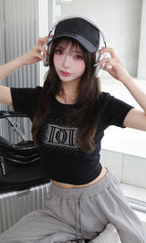 モデル:158cm(着用サイズ:FREE 着用カラー:BLK)