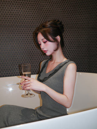 モデル:158cm(着用サイズ:FREE 着用カラー:GRY)