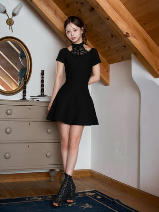モデル:158cm(着用サイズ:FREE 着用カラー:BLK)