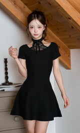 モデル:158cm(着用サイズ:FREE 着用カラー:BLK)