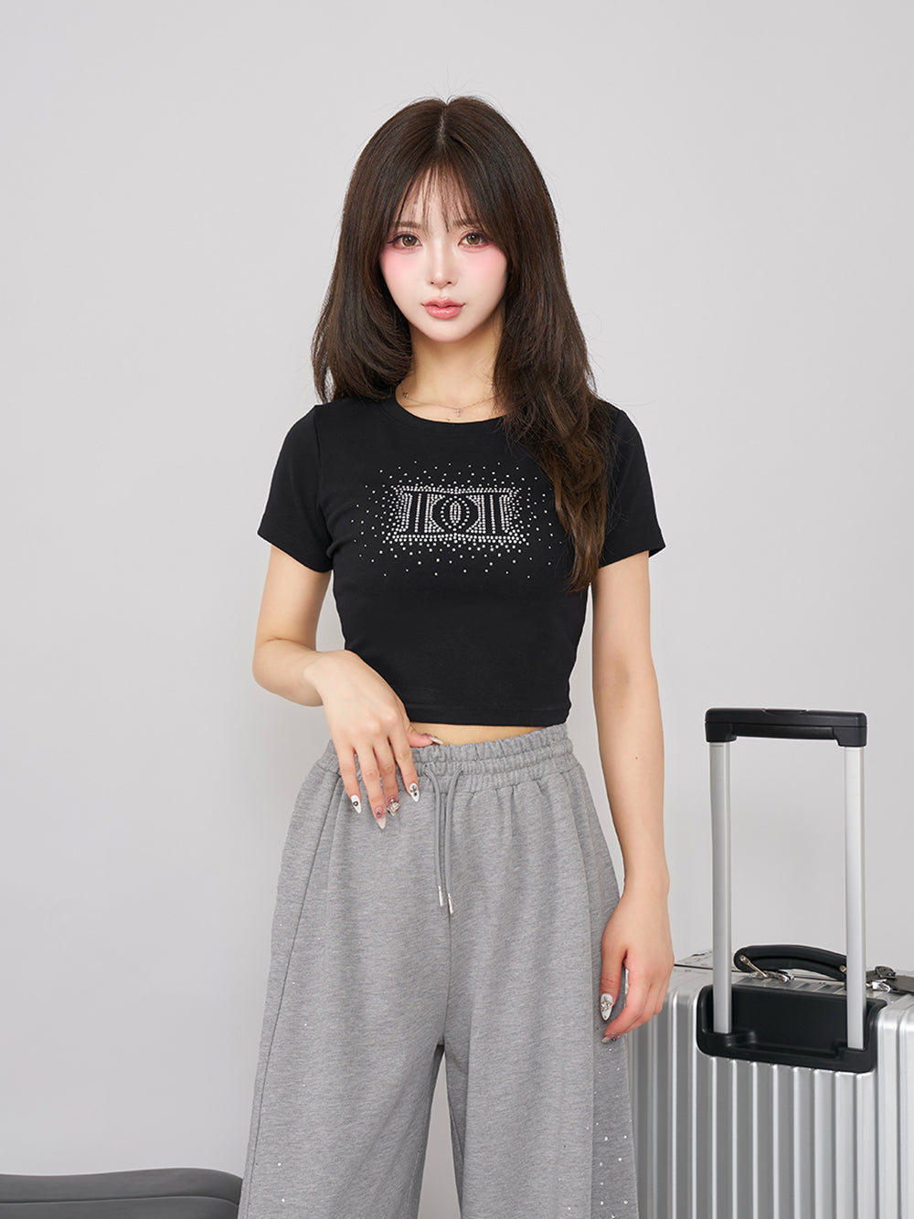 モデル:158cm(着用サイズ:FREE 着用カラー:BLK)