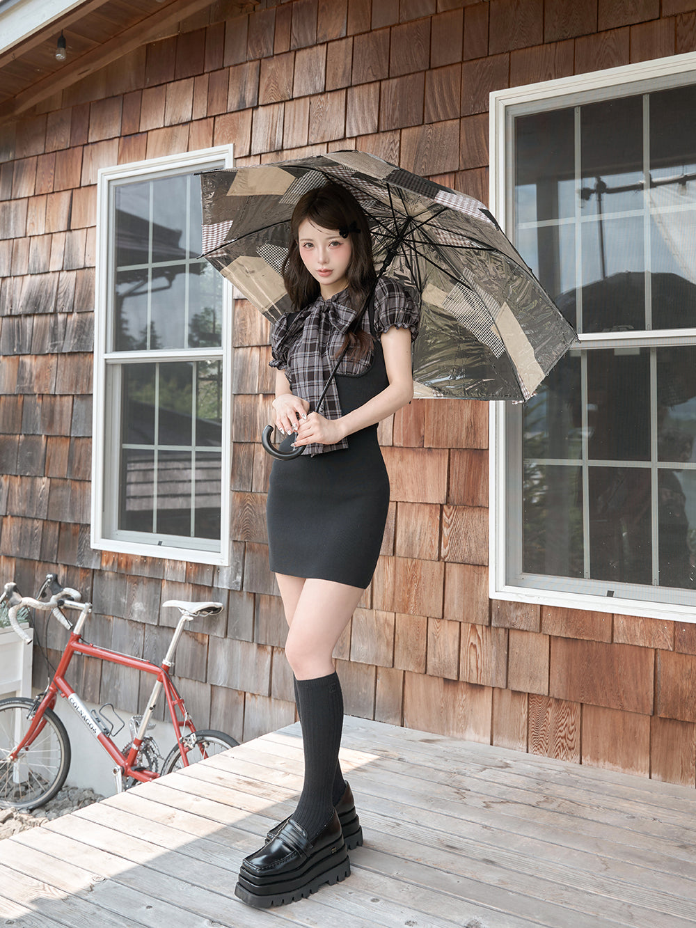 モデル:158cm(着用サイズ:FREE 着用カラー:BLK)