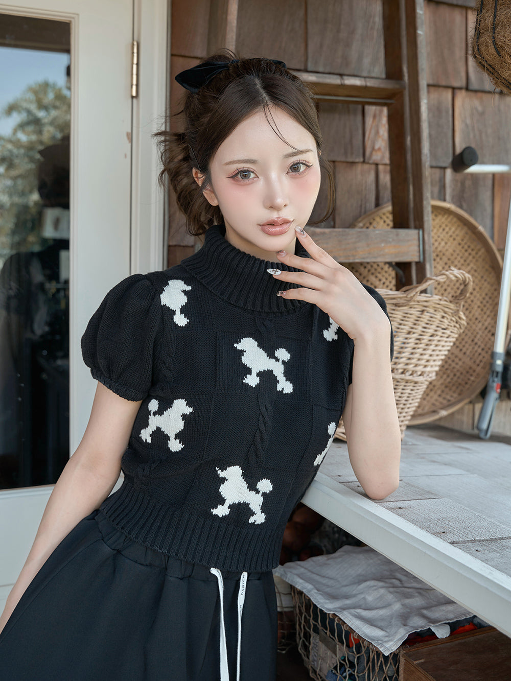 モデル:158cm(着用サイズ:FREE 着用カラー:BLK)