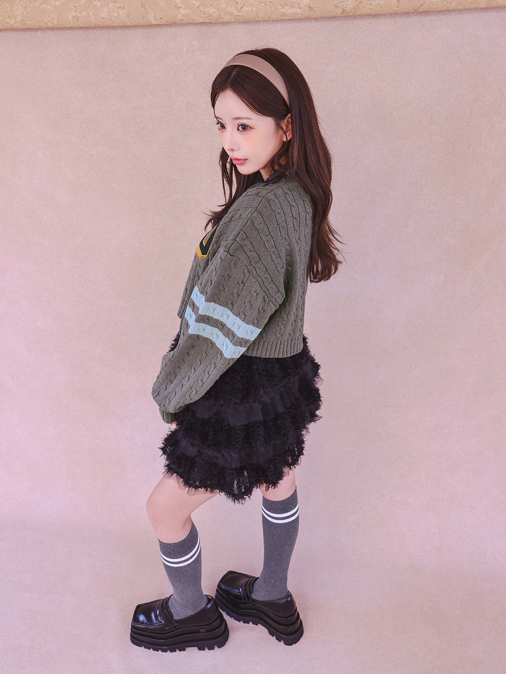 モデル:158cm(着用サイズ:FREE 着用カラー:GRY)