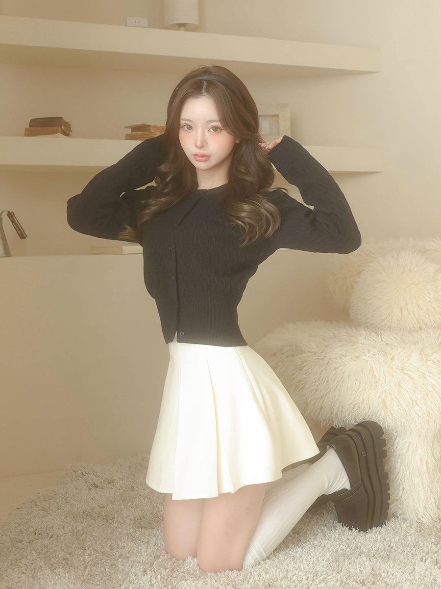 モデル:158cm(着用サイズ:FREE 着用カラー:BLK)