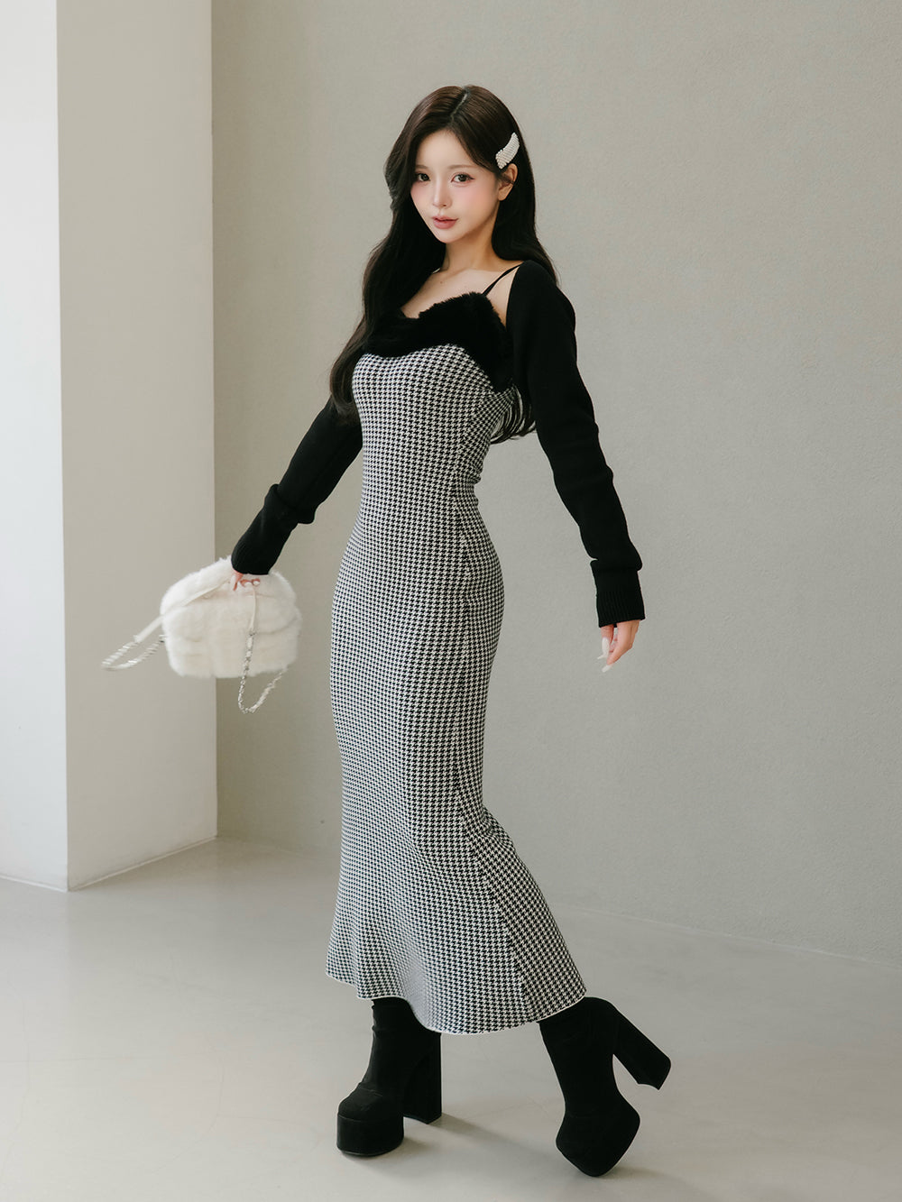 モデル:158cm(着用サイズ:FREE 着用カラー:BLK)