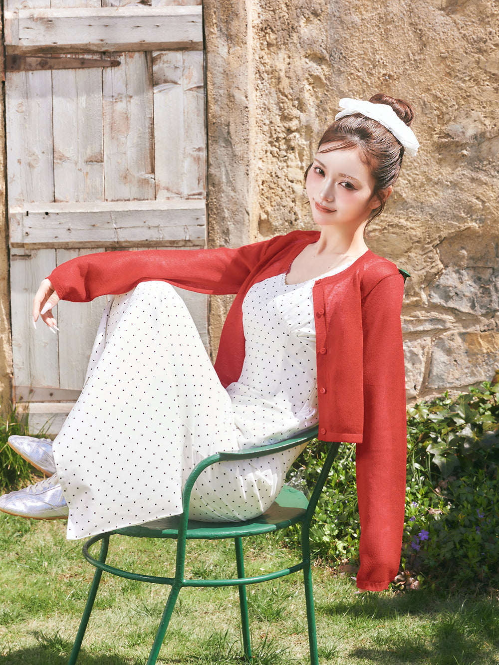 モデル:158cm(着用サイズ:FREE 着用カラー:RED)