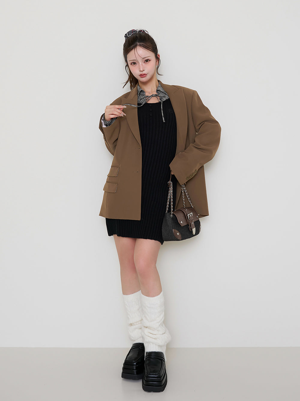 モデル:158cm(着用サイズ:FREE 着用カラー:BRN)