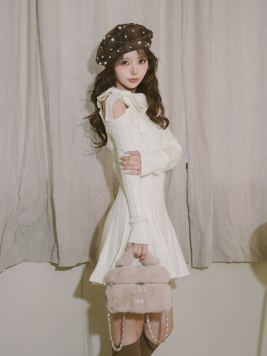 モデル:158cm(着用サイズ:FREE 着用カラー:IVO)