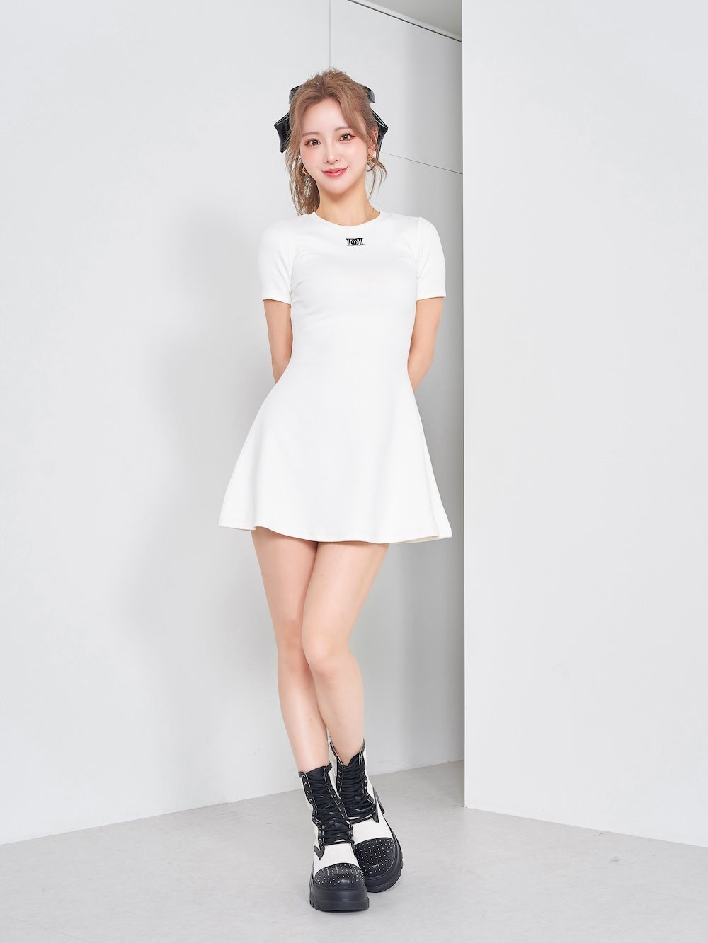 モデル:158cm(着用サイズ:FREE 着用カラー:WHT)