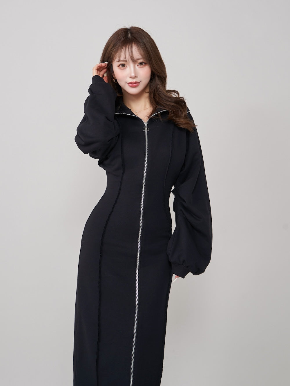 モデル:158cm(着用サイズ:FREE 着用カラー:BLK)