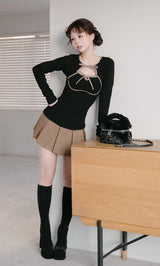 モデル:158cm(着用サイズ:FREE 着用カラー:BLK)