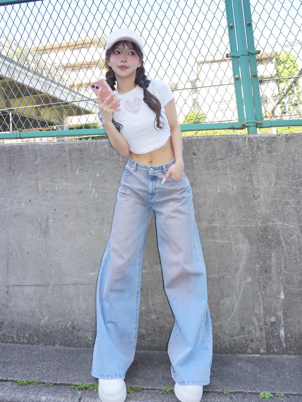 モデル:158cm(着用サイズ:S 着用カラー:I-BLU)