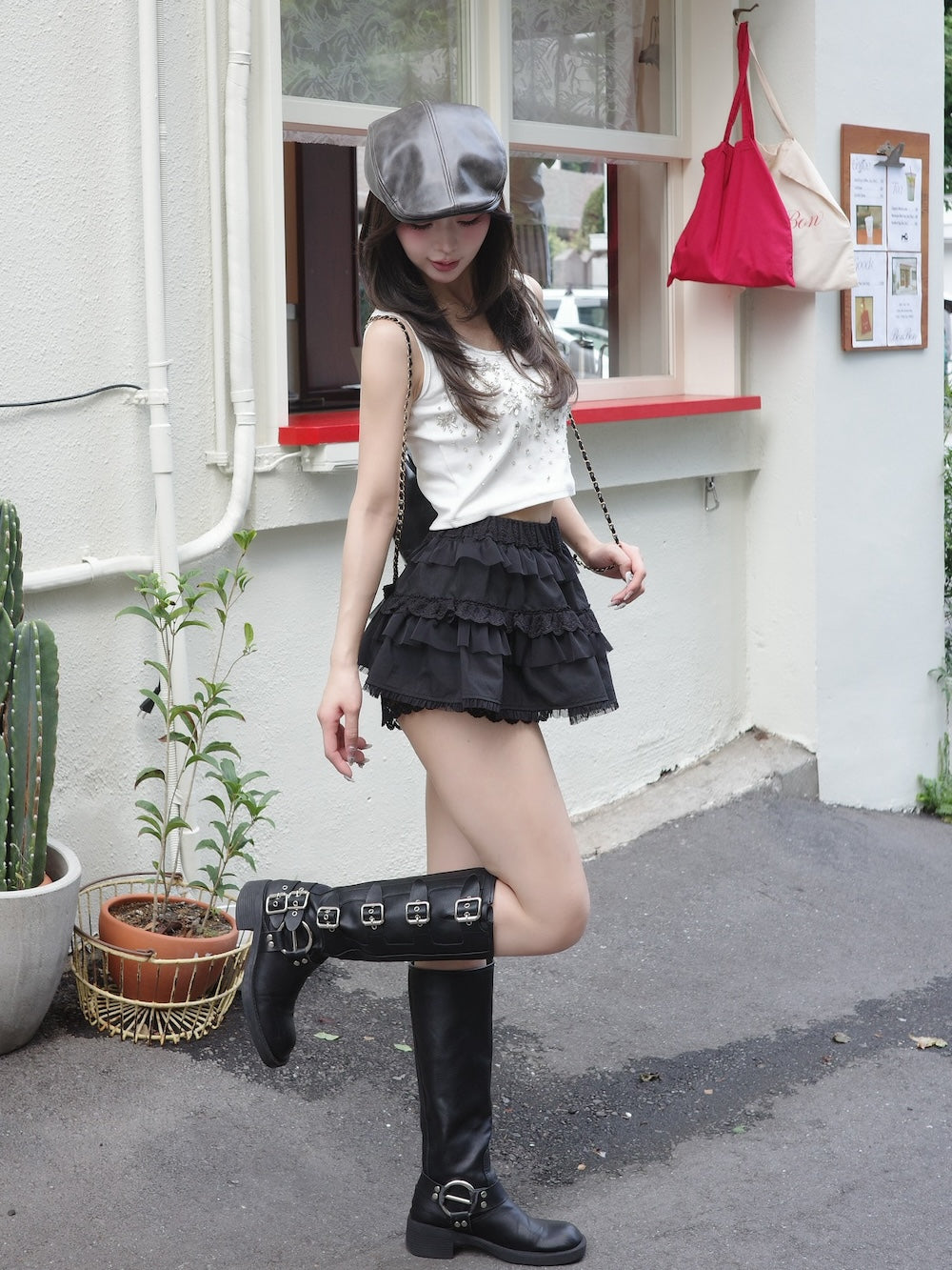 モデル:158cm(着用サイズ:FREE 着用カラー:BLK)