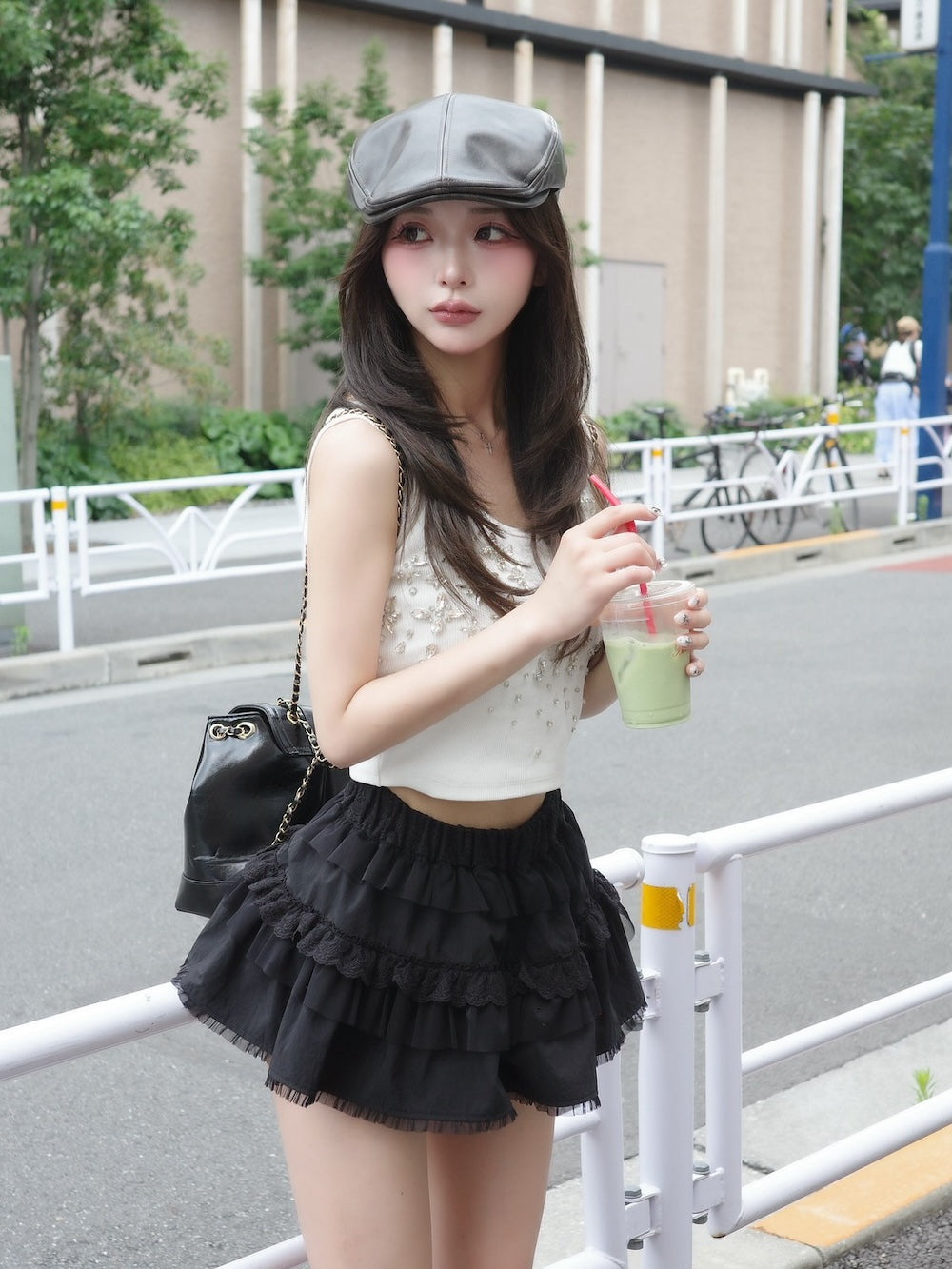 モデル:158cm(着用サイズ:FREE 着用カラー:BLK)
