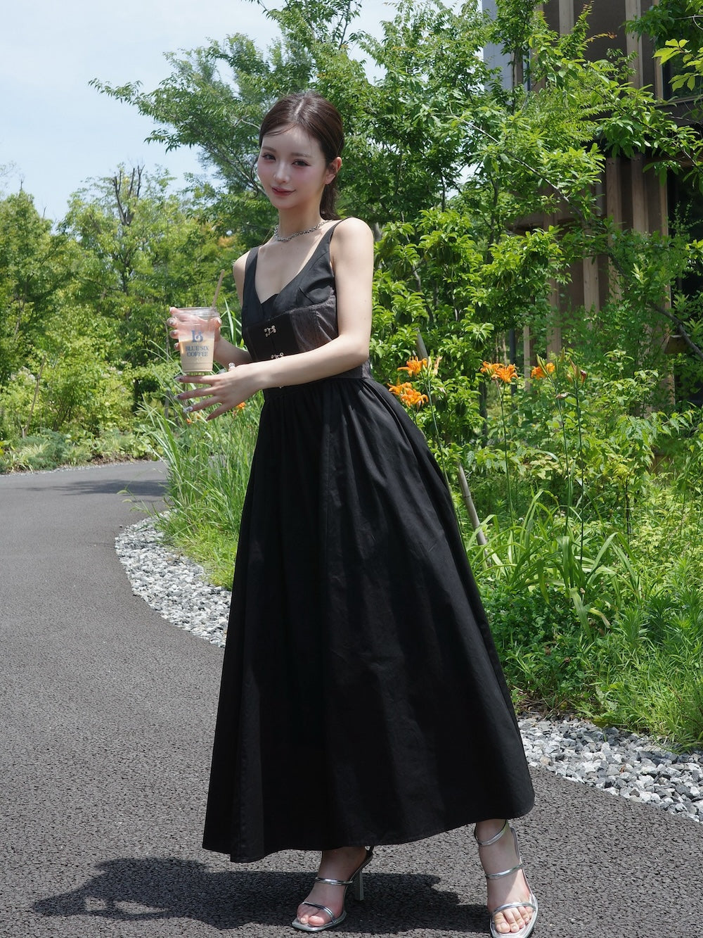 モデル:158cm(着用サイズ:FREE 着用カラー:BLK)