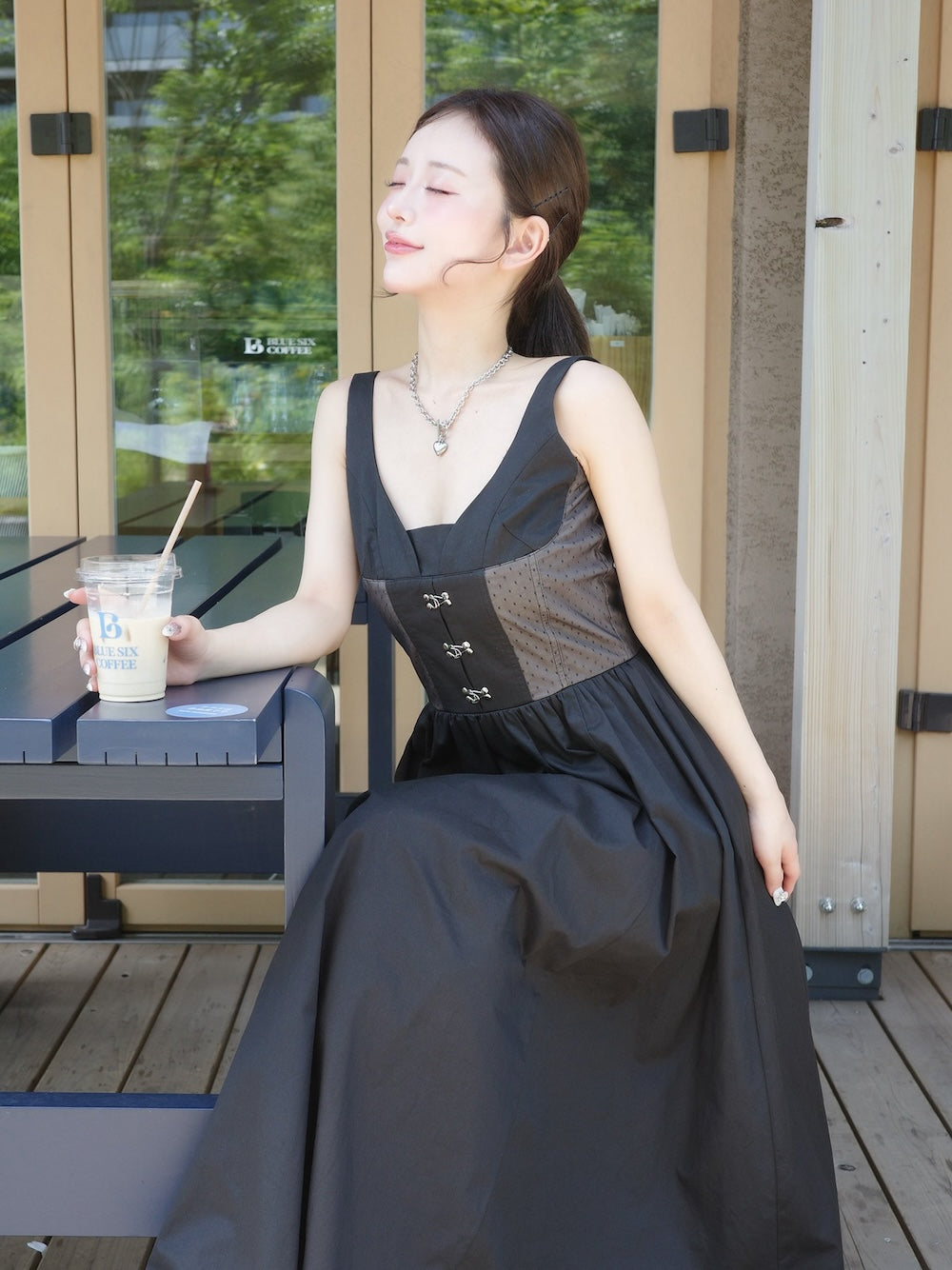モデル:158cm(着用サイズ:FREE 着用カラー:BLK)