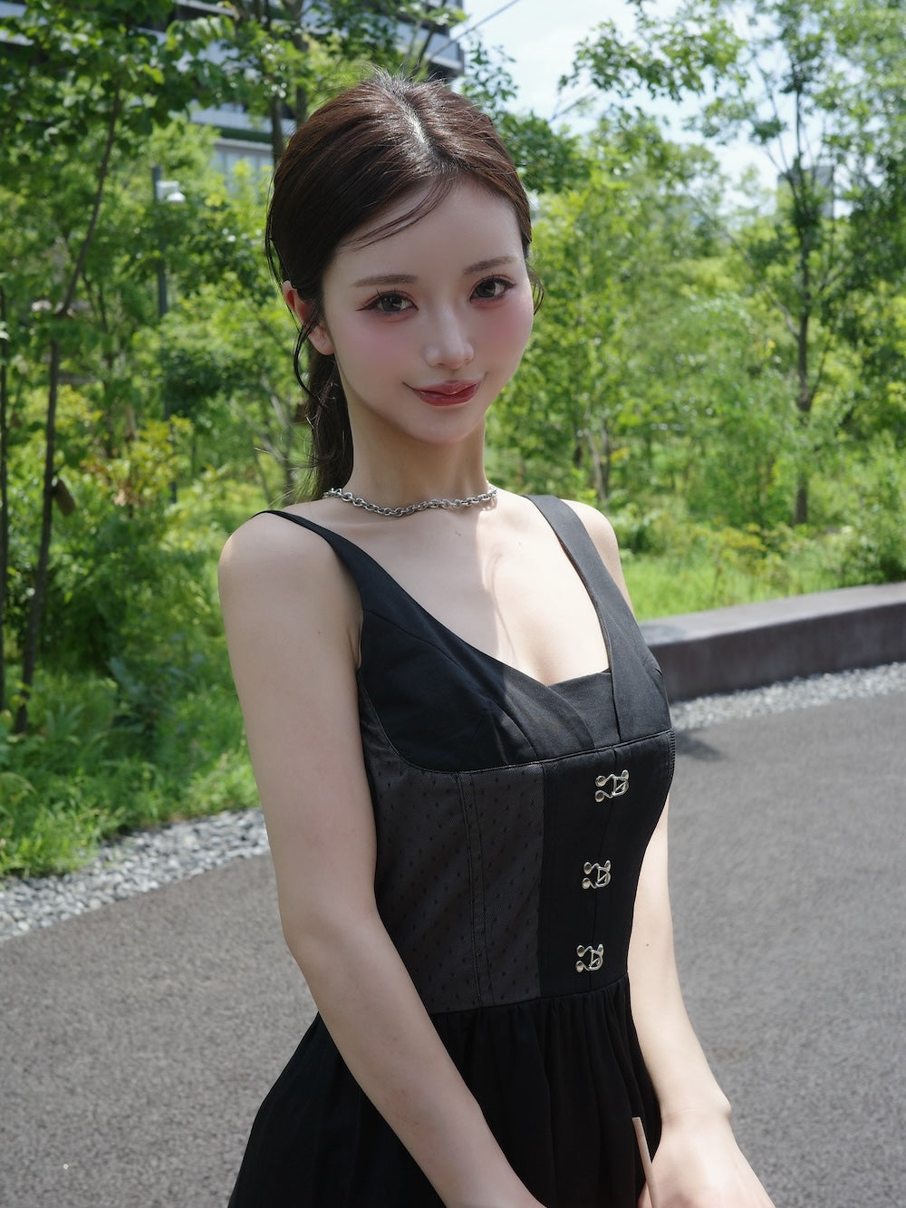 モデル:158cm(着用サイズ:FREE 着用カラー:BLK)