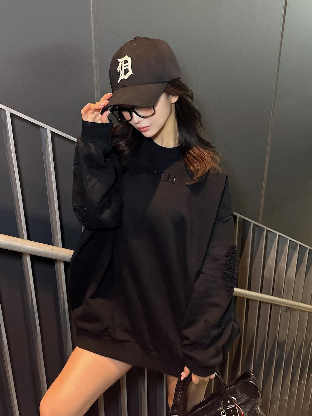 モデル:158cm(着用サイズ:FREE 着用カラー:BLK)