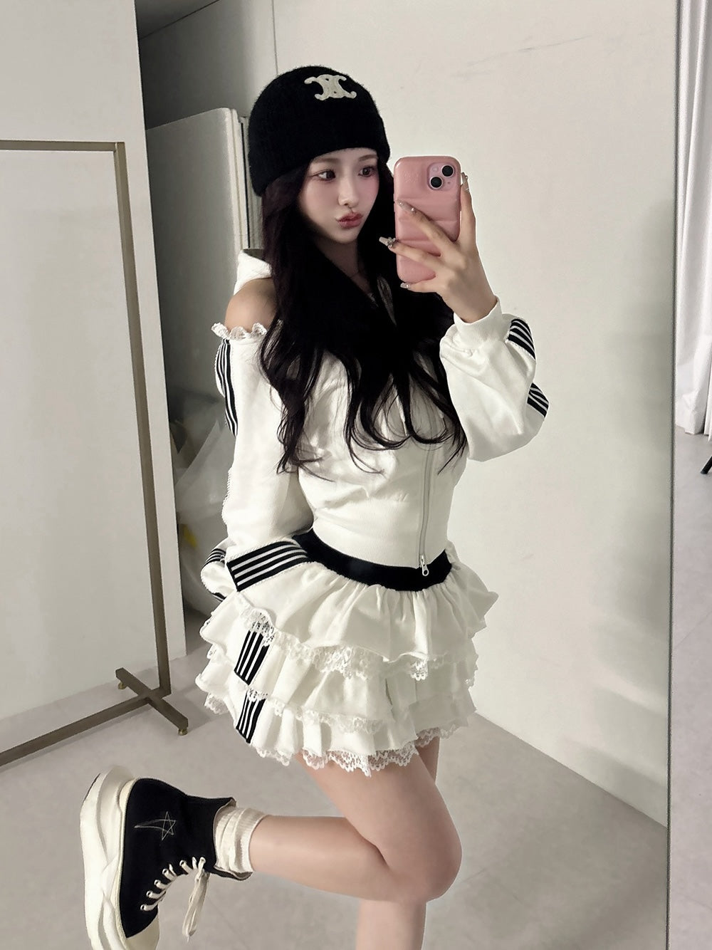 モデル:158cm(着用サイズ:FREE 着用カラー:WHT)