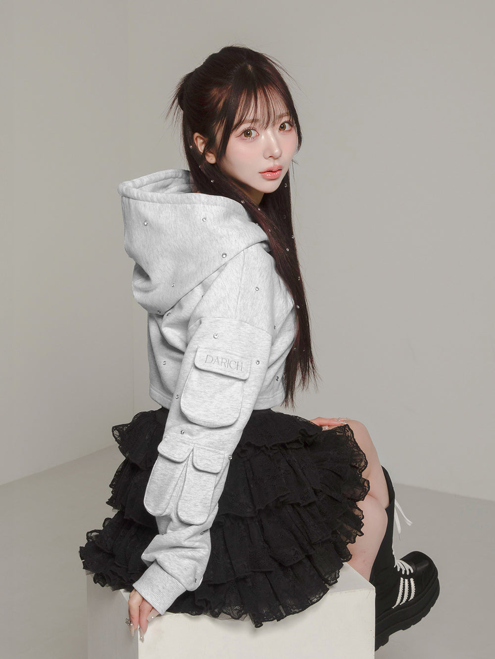 モデル:158cm(着用サイズ:FREE 着用カラー:BLK)