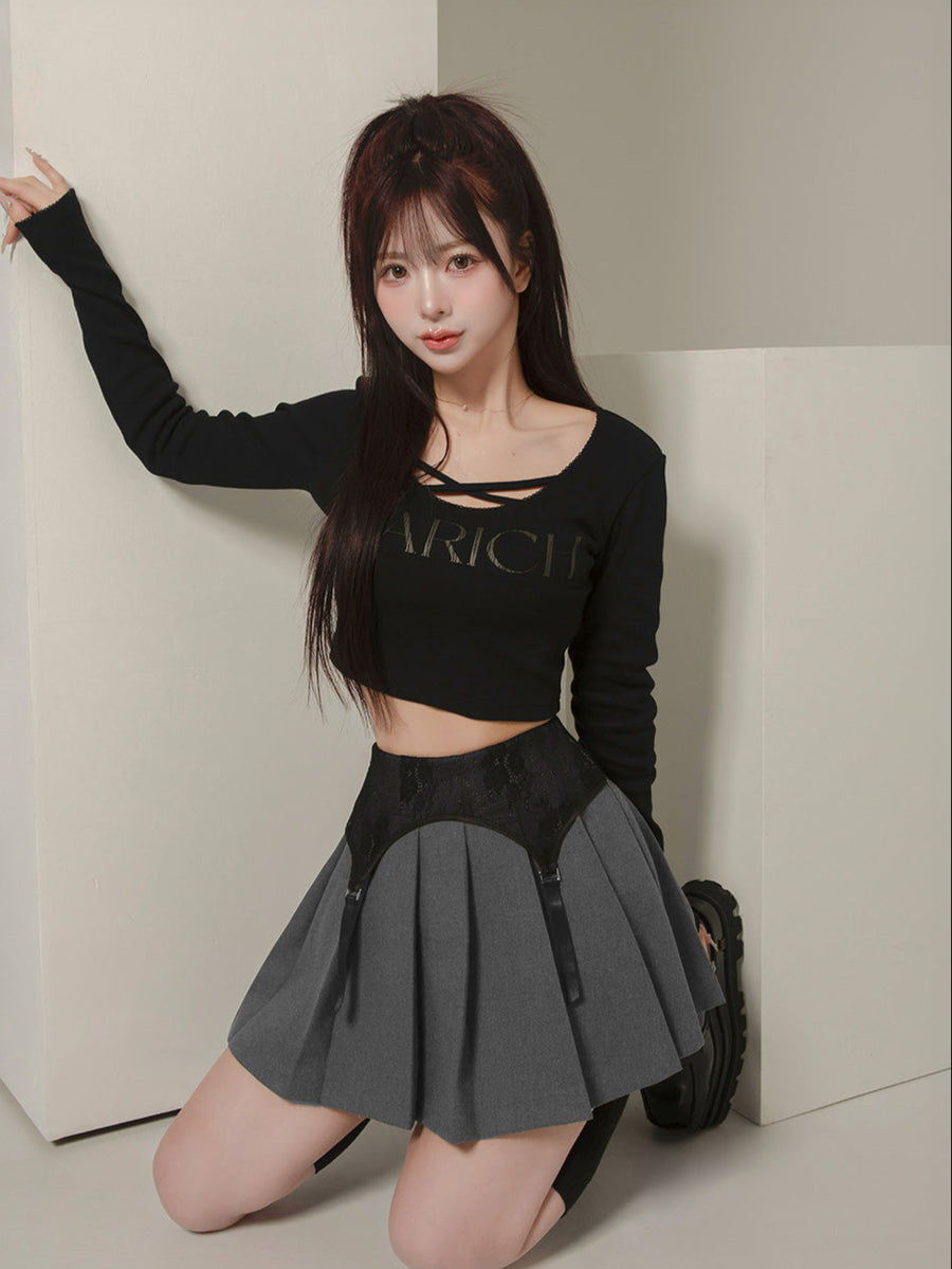 モデル:158cm(着用サイズ:FREE 着用カラー:BLK)