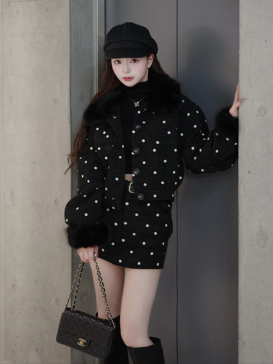 モデル:158cm(着用サイズ:FREE 着用カラー:BLK)