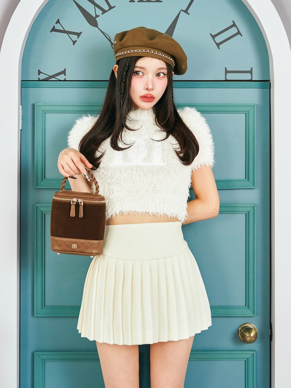モデル:160cm(着用サイズ:FREE 着用カラー:IVO)