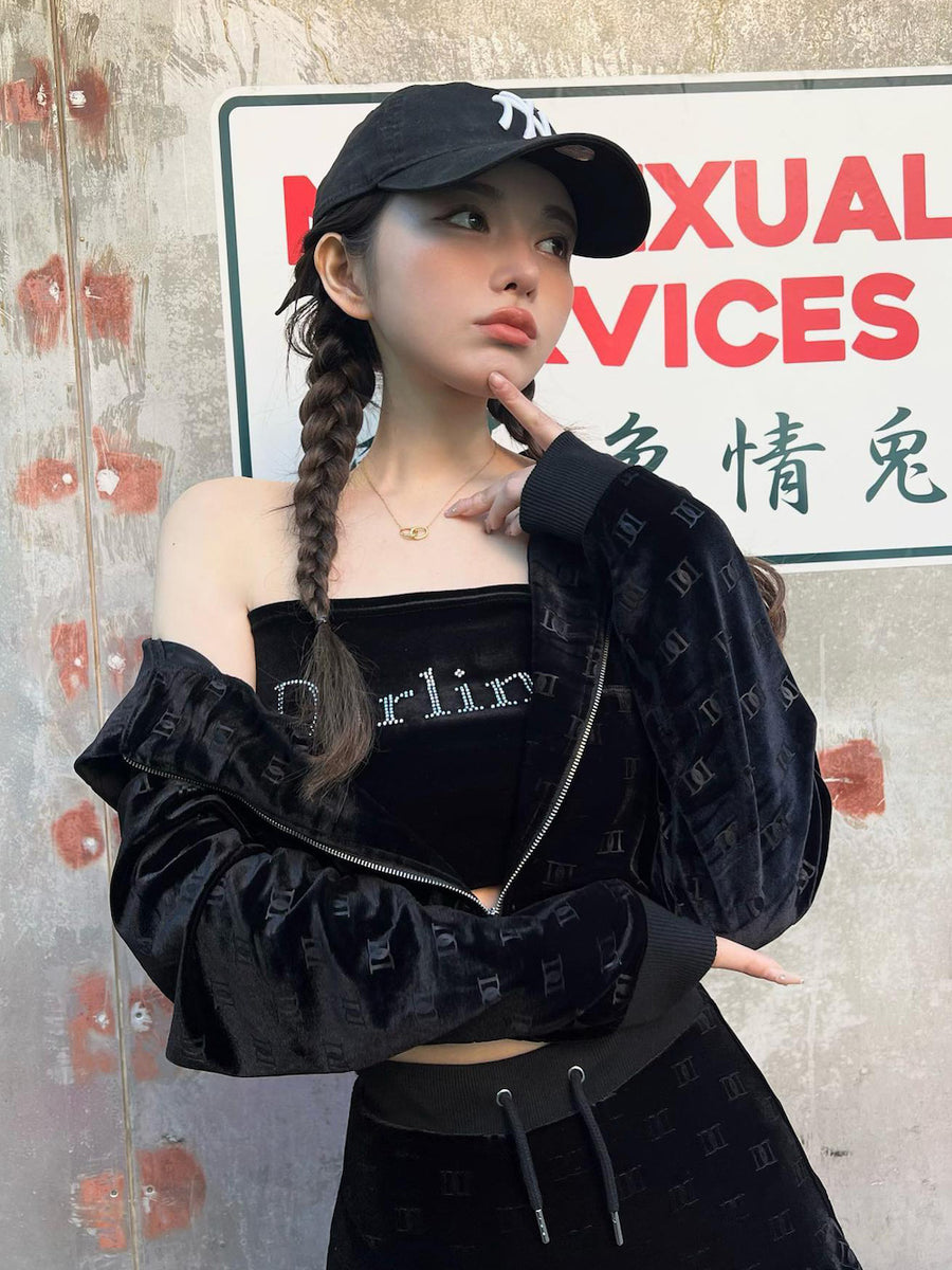 モデル:160cm(着用サイズ:FREE 着用カラー:BLK)