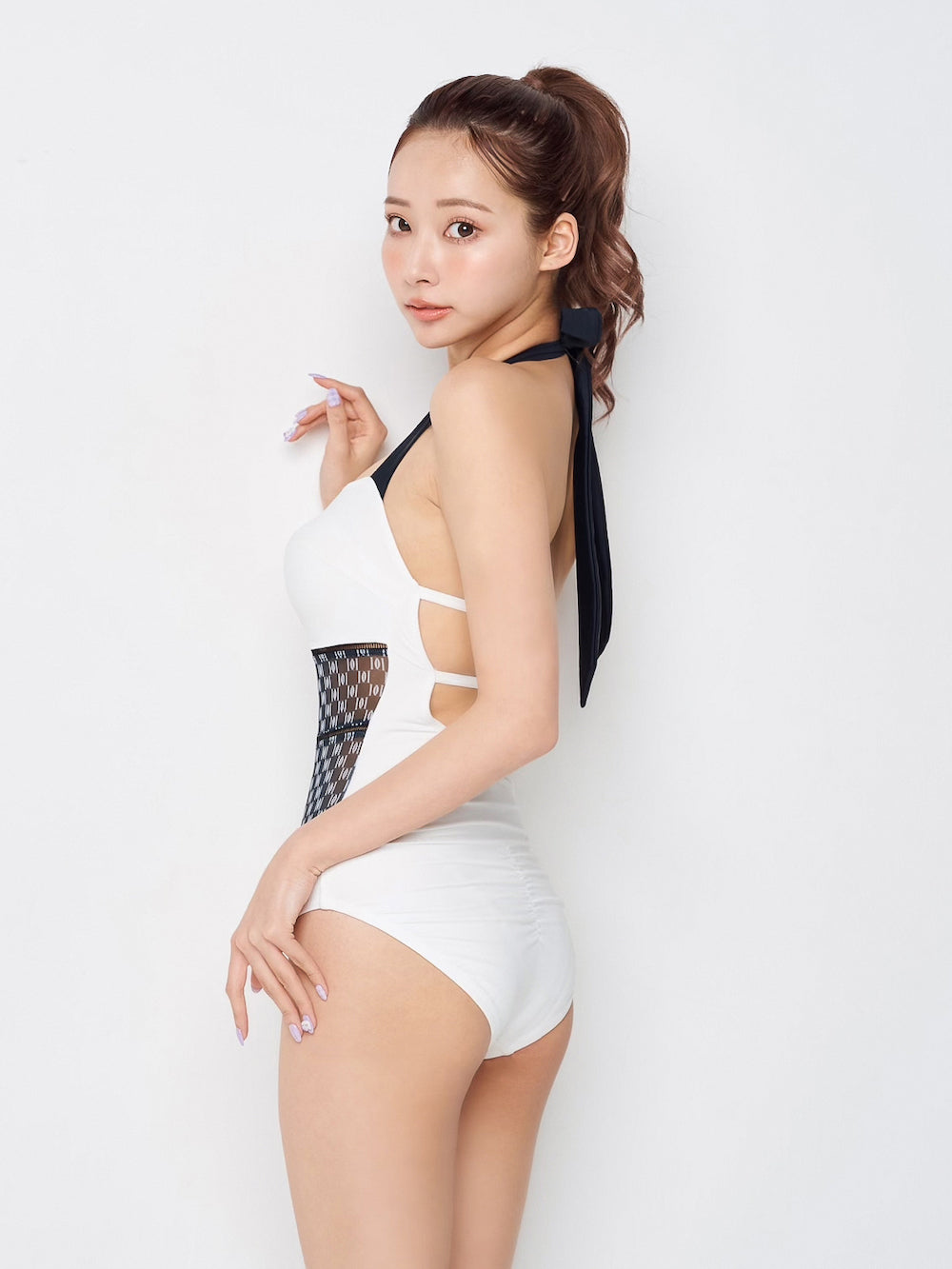 モデル：160cm（着用サイズ：FREE　着用カラー：WHT）