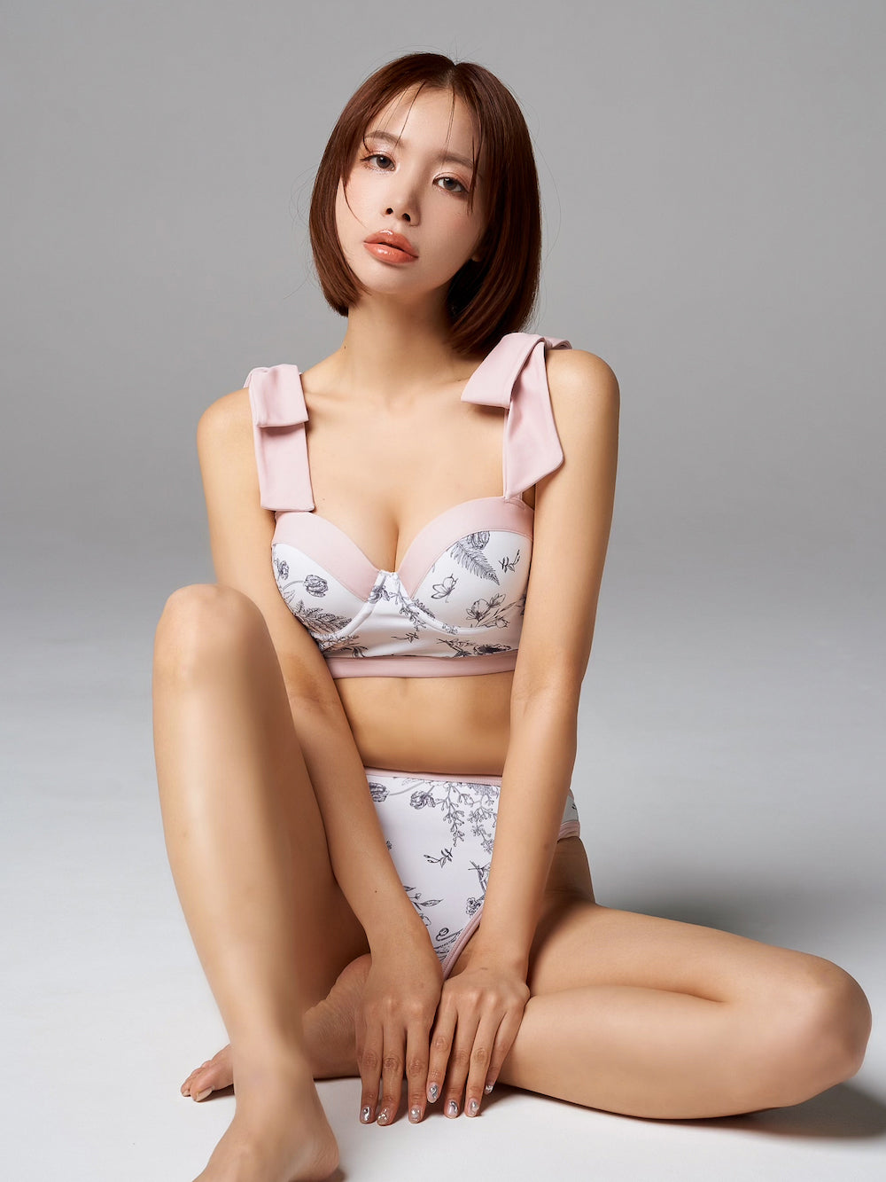 モデル:166cm(着用サイズ:FREE 着用カラー:PNK)