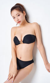 モデル:160cm(着用サイズ:FREE 着用カラー:BLK)