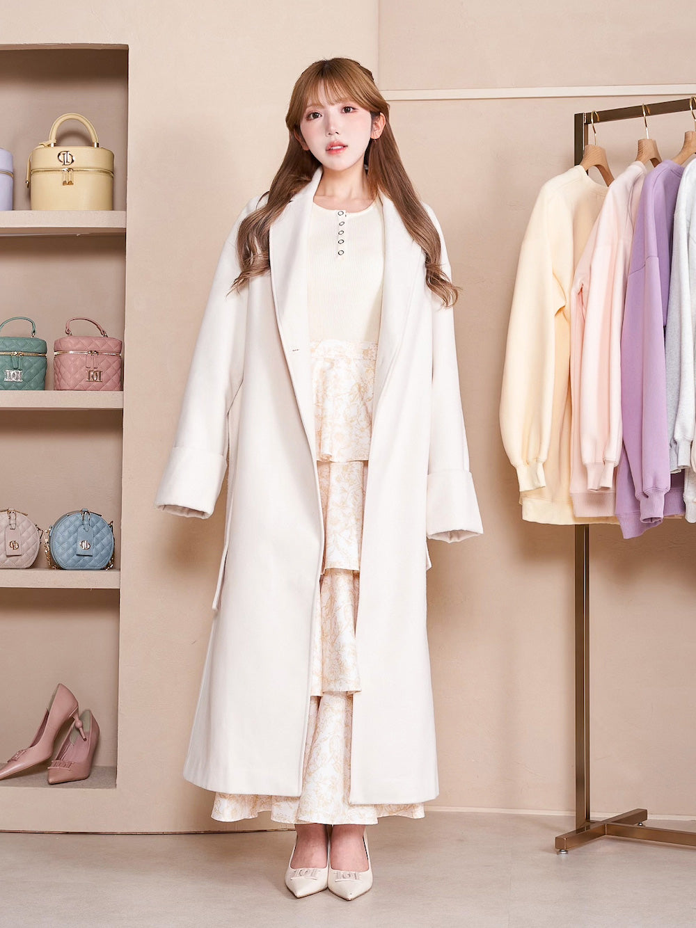 モデル:160cm(着用サイズ:FREE 着用カラー:IVO)