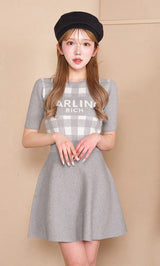 モデル:160cm(着用サイズ:FREE 着用カラー:GRY)