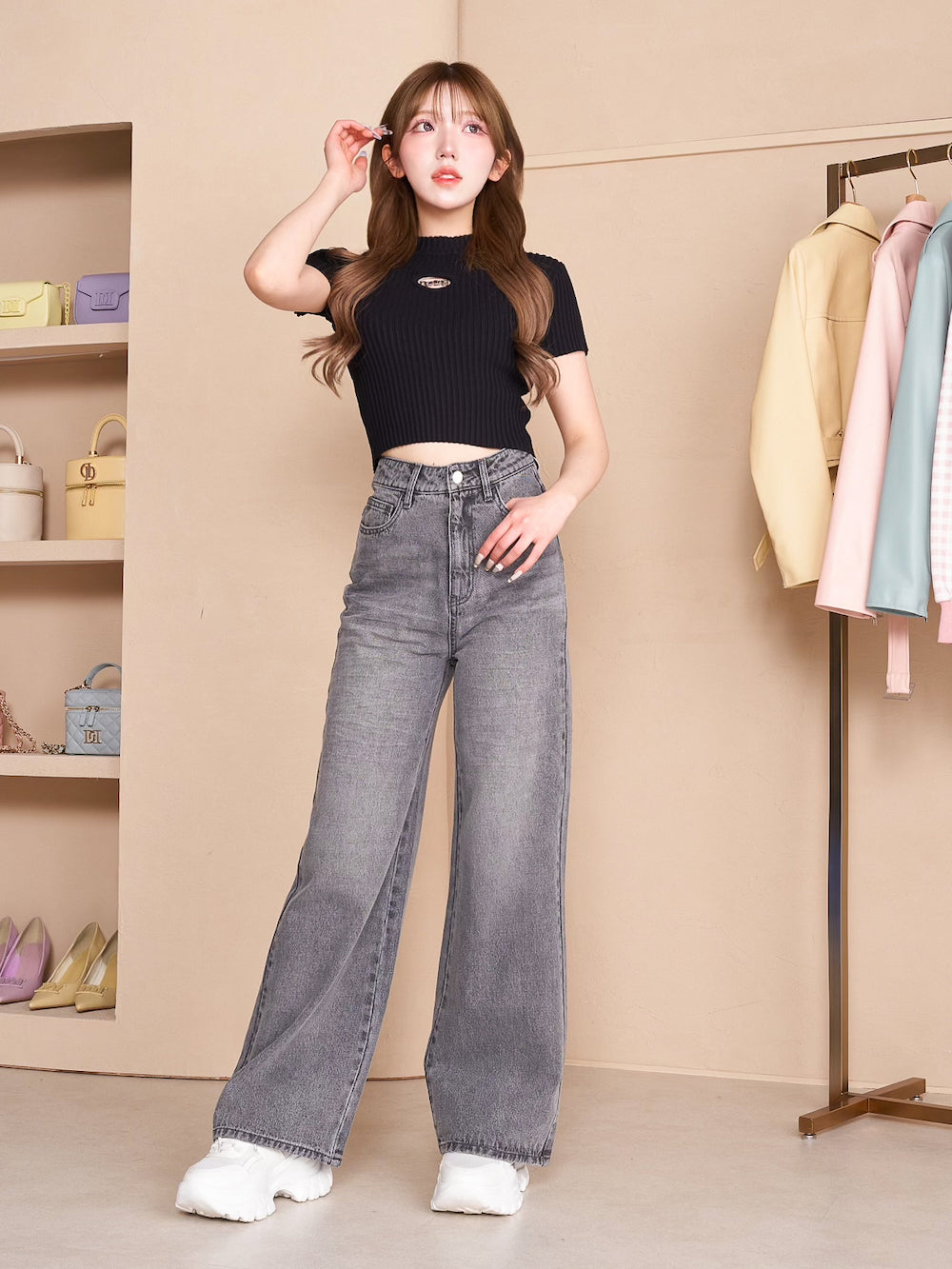 モデル:160cm(着用サイズ:FREE 着用カラー:BLK)