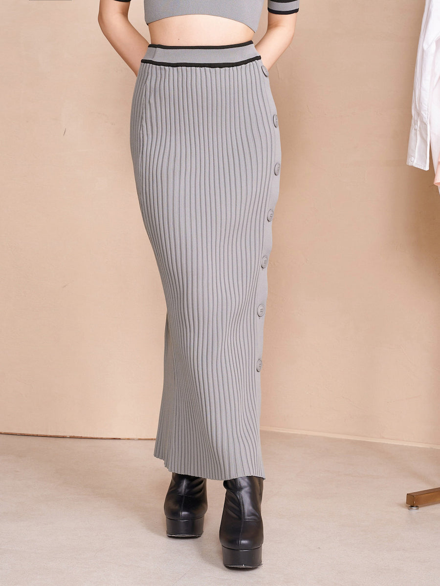 モデル:156cm(着用サイズ:FREE 着用カラー:GRY)