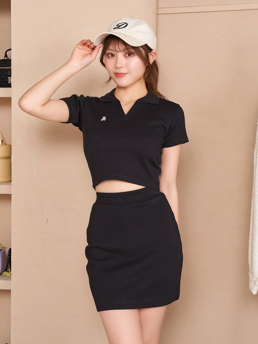 モデル:163cm(着用サイズ:FREE 着用カラー:BLK)