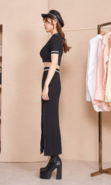 モデル:163cm(着用サイズ:FREE 着用カラー:BLK)