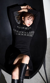 モデル:160cm(着用サイズ:FREE 着用カラー:BLK)