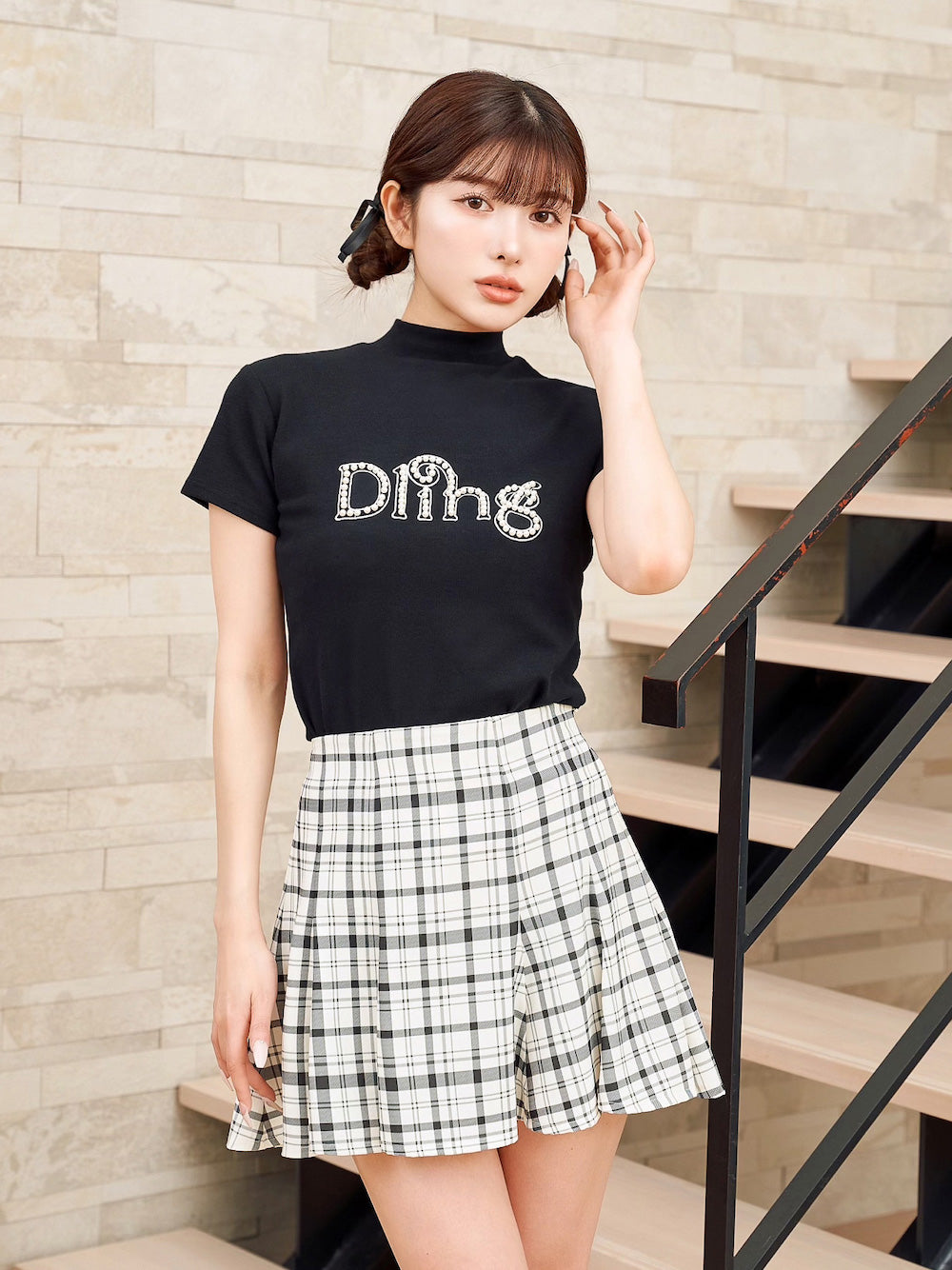 モデル:160cm(着用サイズ:FREE 着用カラー:BLK)