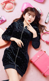 モデル:160cm(着用サイズ:FREE 着用カラー:BLK)